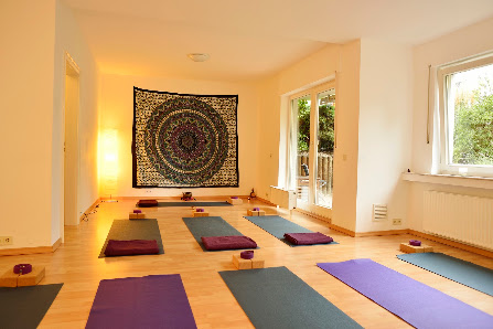 Blaustern Yoga