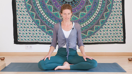 Blaustern Yoga