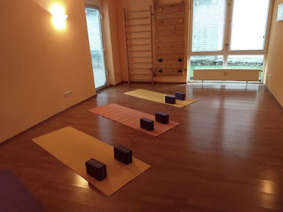 Yoga & Pilates - Eva Bastians