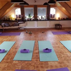 Aufatmen-Yoga Nicole Kollmann Yogalehrerin BDY/EYU