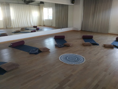 Frauen YOGA Berlin - Schwangerschaftsyoga, Rückbildungsyoga, Mutter-Kind-Yoga im Tanzherz