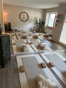 happybalanceyoga - Sarah Loheide