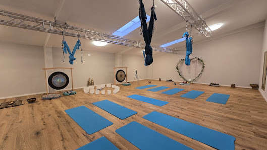 Balance im Herz Yoga Raum in Mannheim
