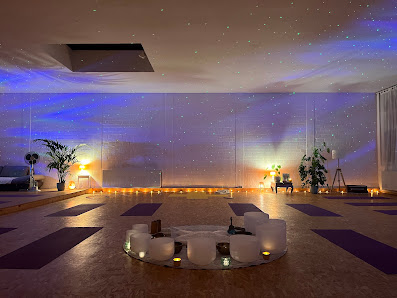 YOGA LOFT / The Yoga Institute Mannheim