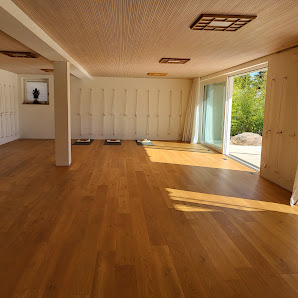 MOKSHA YOGA - STUDIO