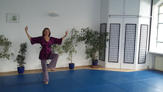 Do Yoga mit Dorothea Adams in Karlsruhe