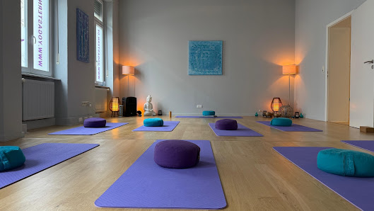 Yogastern