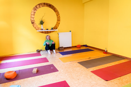 Yoga im Hinterhaus