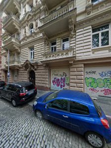 Yoga im Hinterhaus