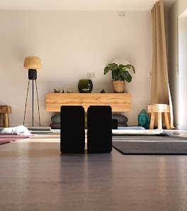 Namylie Yogastudio in Wiesbaden, für Erwachsene, Kinder und Jugendliche.