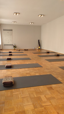 Yogaschule SOLIS