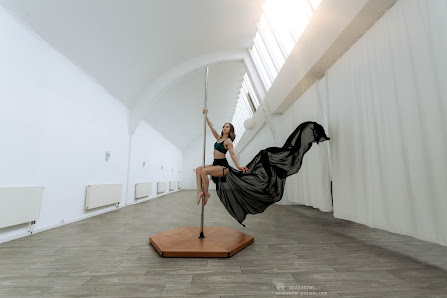 Flow and Spin | Poledance, Aerial Hoop, Tanz und Yoga | Kassel