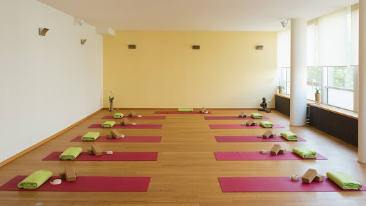 Kassel.Yoga by Claudia Grünert