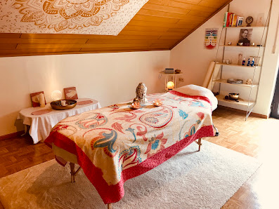 Elina Nowikowski - Chayoki Yoga&Reiki