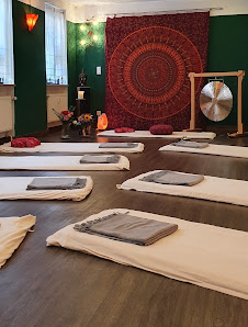 Satya-Yoga-Halle