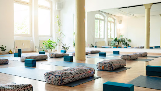 Yoga Mio Halle