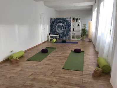 Jessica Devani Buchner - Personal Coach & Yoga Trainerin