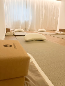 Blissflow Yoga - Nadine Bender