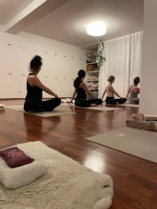 Reinc Yoga Studio
