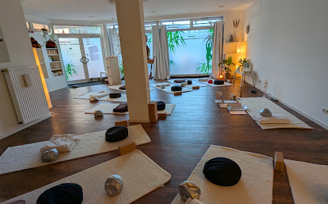 YOGA ZEIT