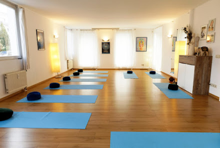 FemaleFlowYoga