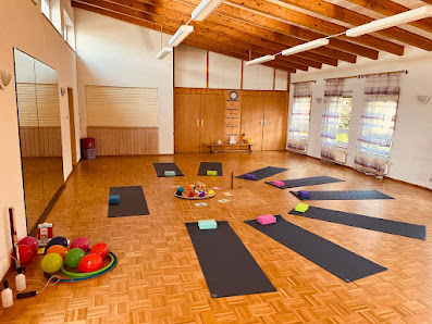 At & Me Yoga