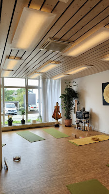 Yogazeit Conny Fausel
