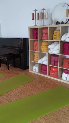 Yogazeit Conny Fausel