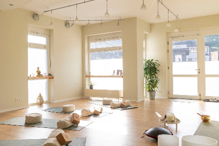 YOGA & MORE STUDIO