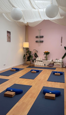 ELVARIA Yoga & Pilates