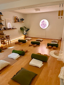 YogaLiebe by Jasmin