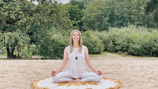EVA KATHER - Yoga・Breathwork・Energiearbeit