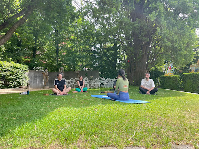 Yogriti – Yoga with Aakriti