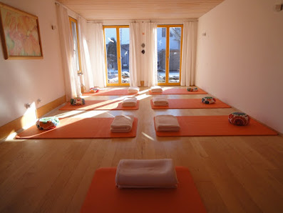 Yoga im Holzhaus Diana Brändle