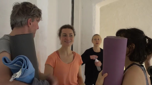 Mit-Magda Ashtanga Yoga, Körperarbeit, Coaching mit Gewaltfreier Kommunikation, Schwangerschaft