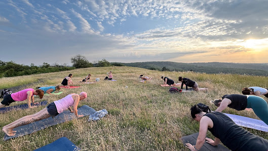 KURSLIEBE - Outdoorfitness im Lumdatal - MamaKurse- ElternKindKurse- Prä-und Postnatales Yoga und mehr