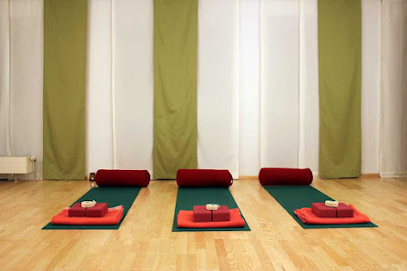 Yoga - Claudia Mantel