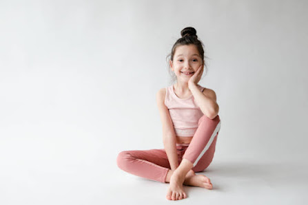 Kinder Yoga Freising happy & free
