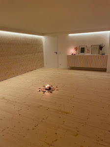 Down To Earth Yoga-Raum