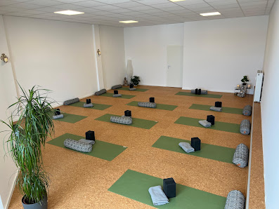 Yoga All Studio by Anna Deutsch