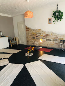 Almashakti Ganzheitliche Heilpraxis & Yogakurse