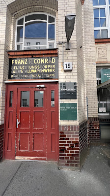 Peace Yoga Berlin - Jivamukti Yoga School - Glogauer Straße