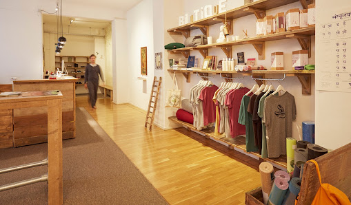 Peace Yoga Berlin - Jivamukti Yoga School - Glogauer Straße