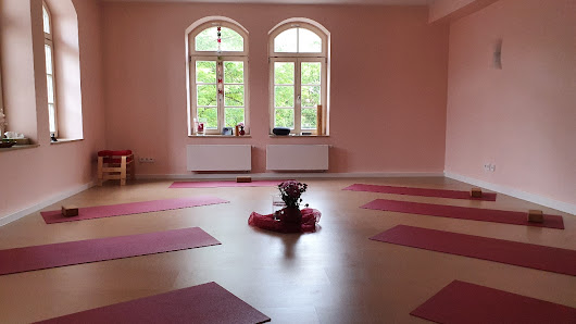 Yoga Shoshan