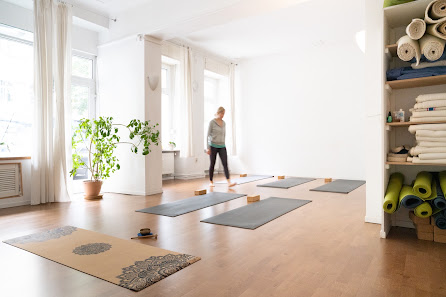 Ashtanga YOGAHOME Studio