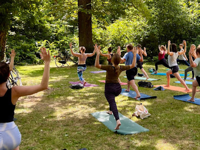 Yeah Yoga Schlosspark