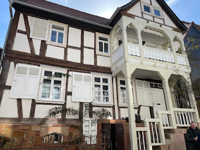 Dr Mishra Academy, Frankfurt (Hessen)