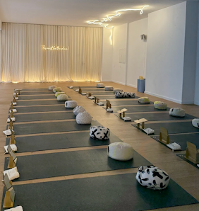 Face Yoga Atelier by Rosental