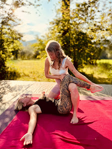 Jennifee Yoga & Massage