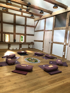Anastasia Yoga im Yoga Stockwerkdrei